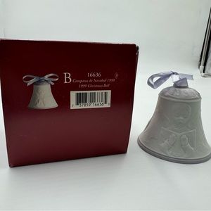 1999 Lladro Christmas bell in mint/new condition with original box.
